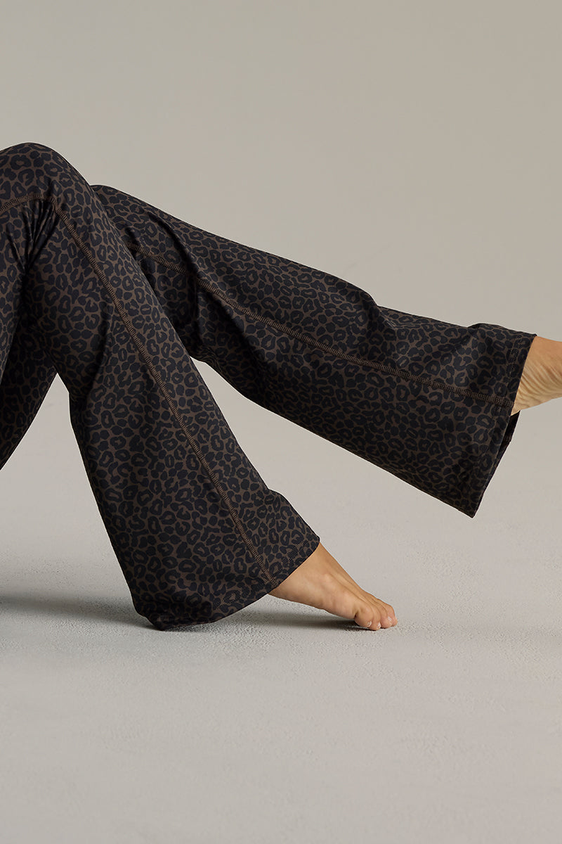 Leggings Flared Leo Dark Brown | Hey Honey & Active Wear