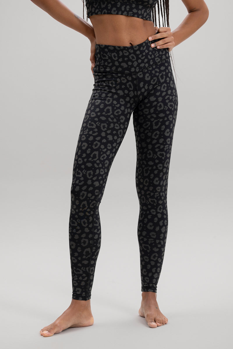 Cropped Leggings Leo Black | Hey Honey Yoga & Active Wear