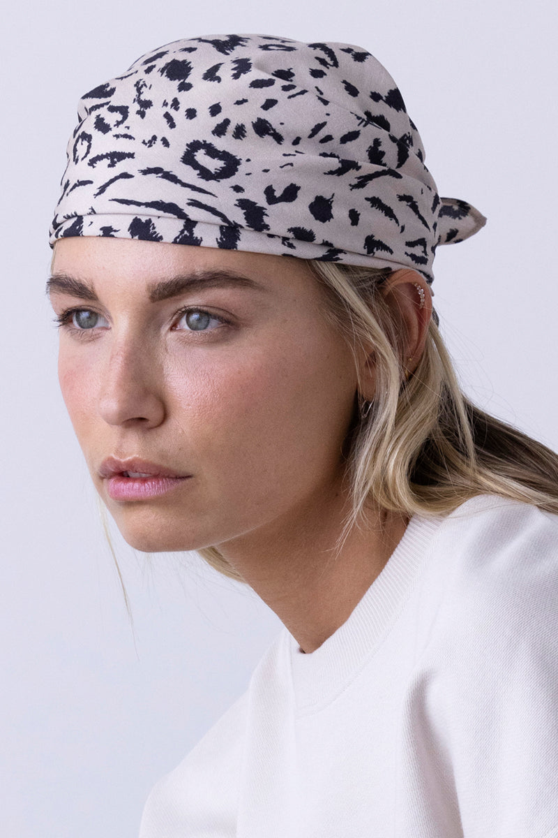 Bandana Mono Leo Oatmeal | Hey Honey